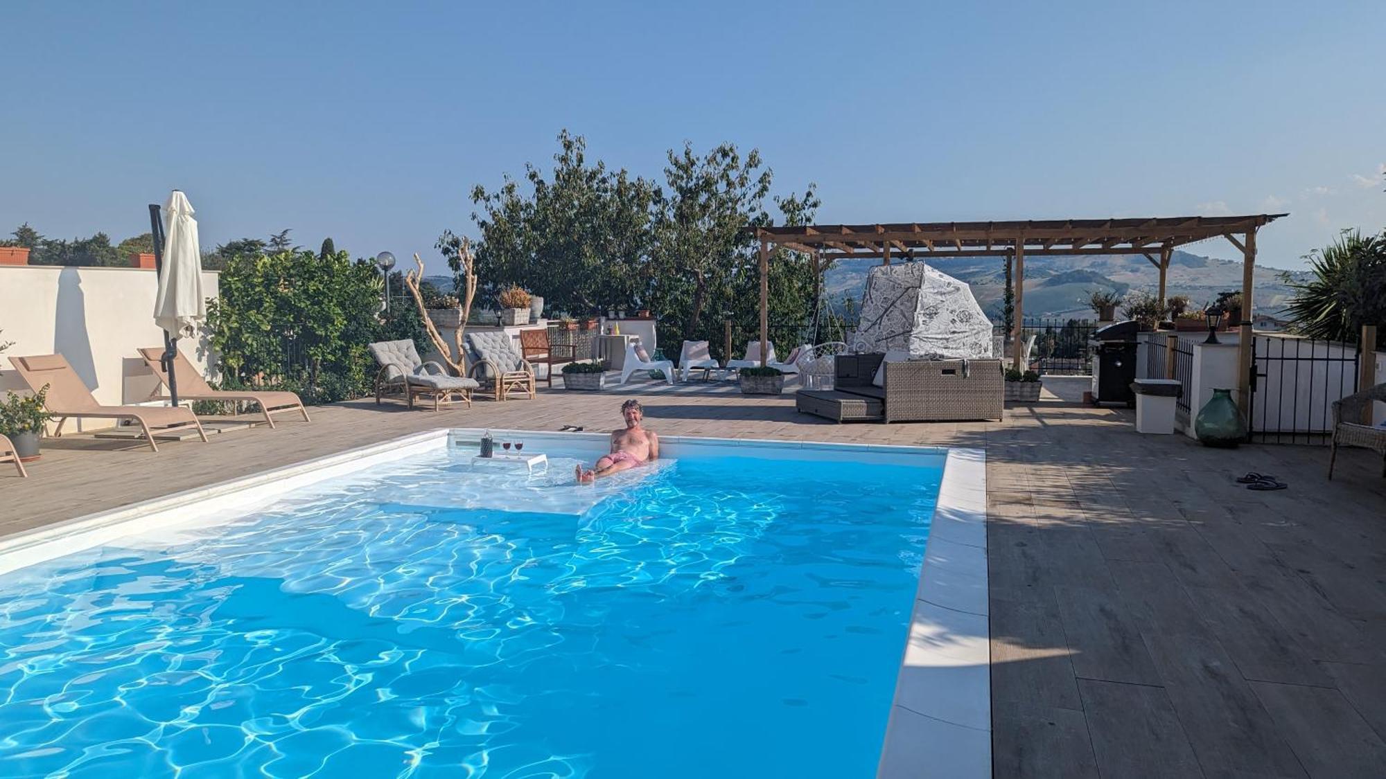 Bed And Breakfast La Pecora Rosa Sant'Omero Exterior photo