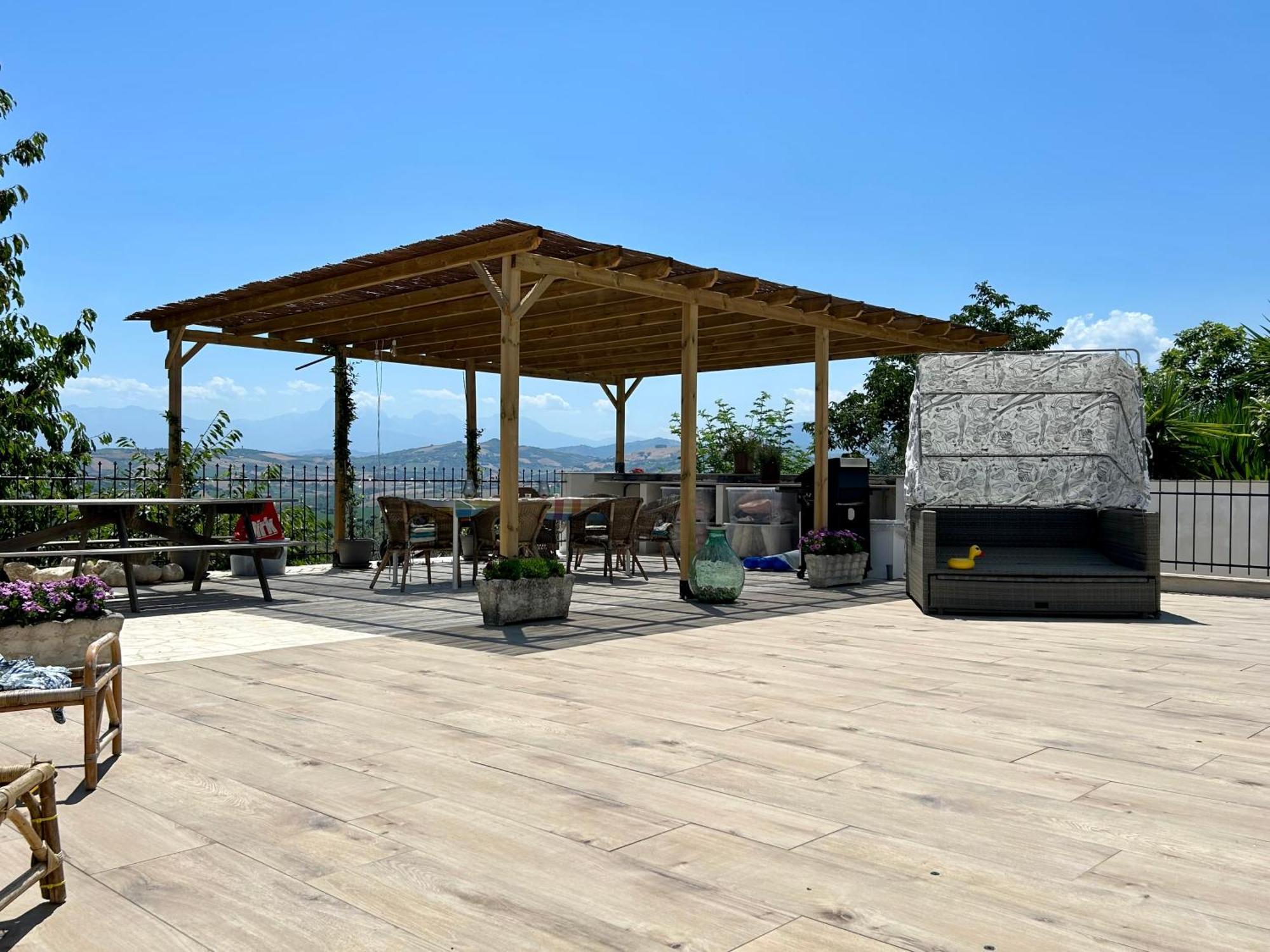 Bed And Breakfast La Pecora Rosa Sant'Omero Exterior photo